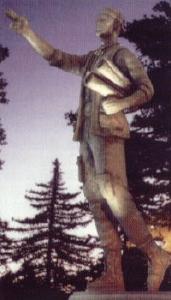 Statua di Zefram Cochrane